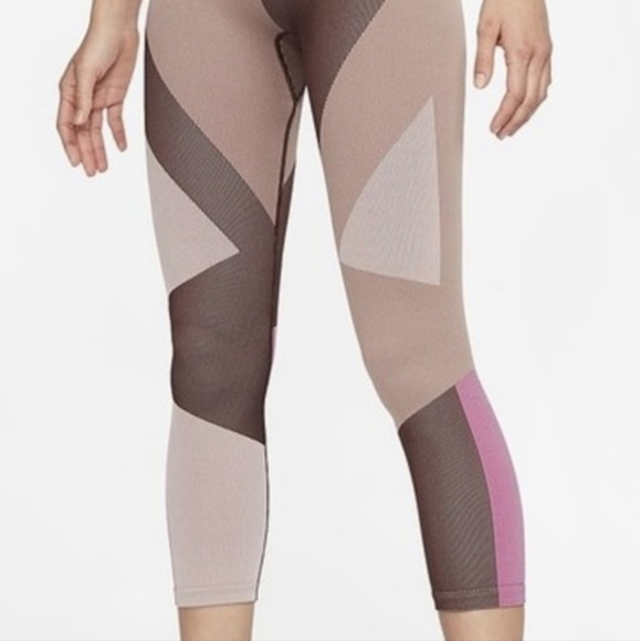 New With Tags NIKE Seamless 7/8 Leggings Sculpt Icon Clash - Picture 3 of 6